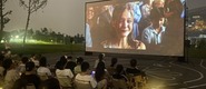（操日本美女的逼转载）成都秋夜“新耍法”：到公园看坝坝电影